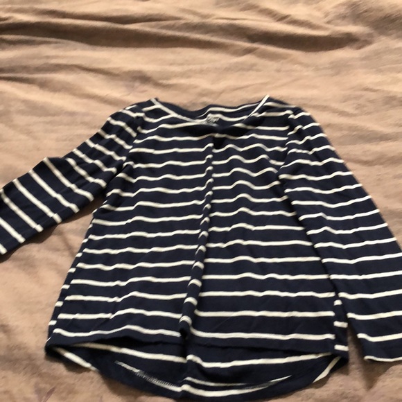 Girls GAP and Old Navy summer bundle. 2 dresses and softest tee shirt. 3 items. - Picture 9 of 10